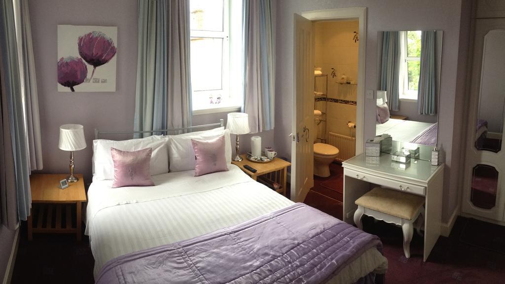 Lauren House Dumfries Room photo